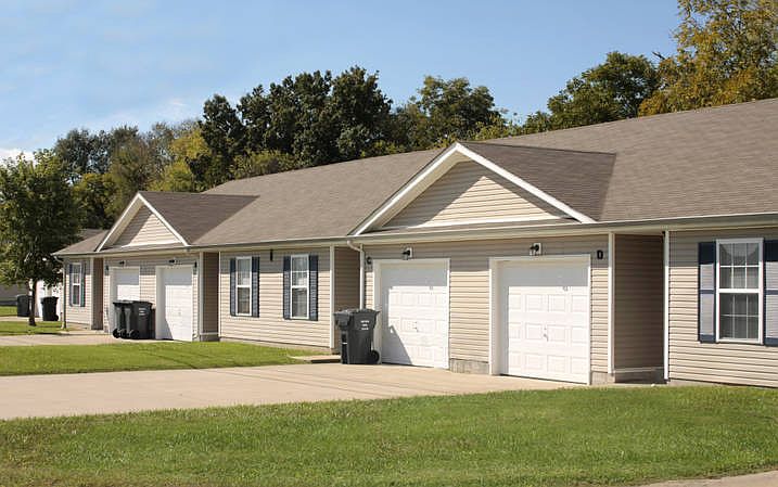 2 bedrrom 1 bath Duplex