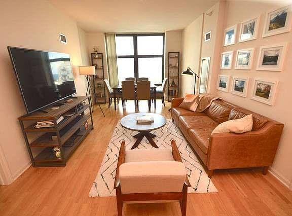 5th image of 40 E 9th St #1-2209