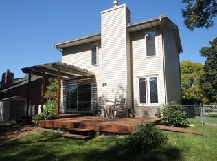 8300 Iltis Dr, Urbandale, IA 50322