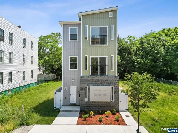 840 S 19th Street, Newark, NJ 07108