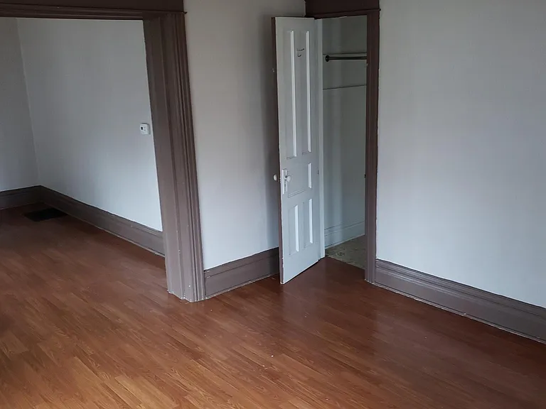 114 N Green Ave — Photo 9