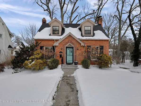 308 Chesterfield Pkwy, East Lansing, MI 48823