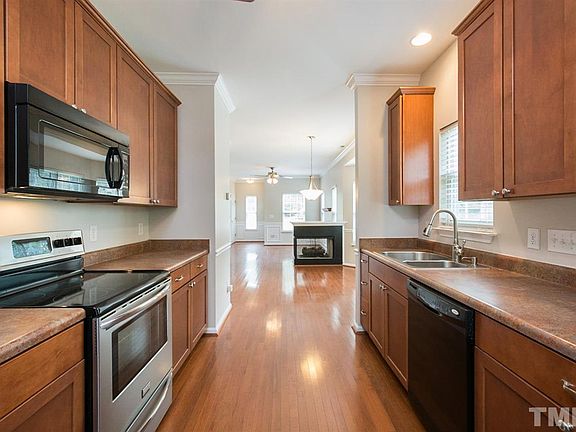 4th image of 6716 Rossford Ln