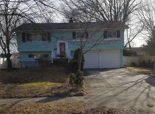 264 Manhattan Blvd, Islip Terrace, NY 11752