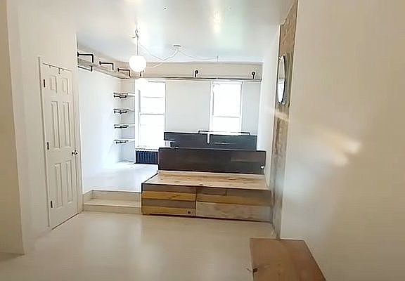 2nd image of 87 Baxter St #11