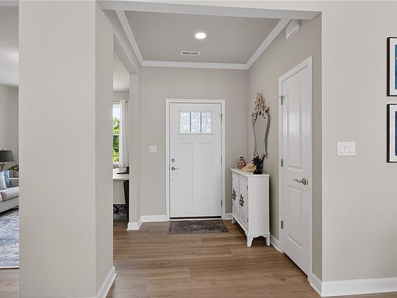 3rd image of 1010 Paragon Way #C