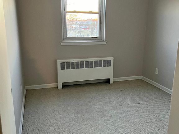 3rd image of 1050 Revere Ave