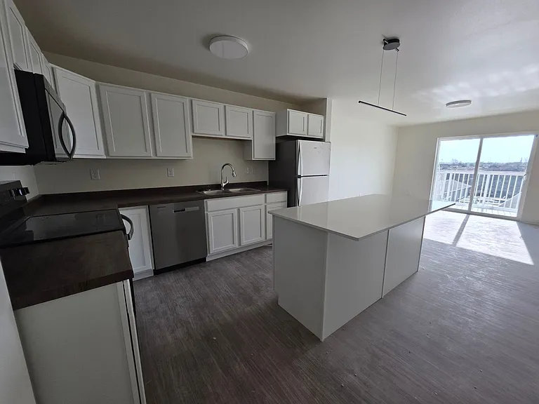 Rail10 Lofts — Photo 23