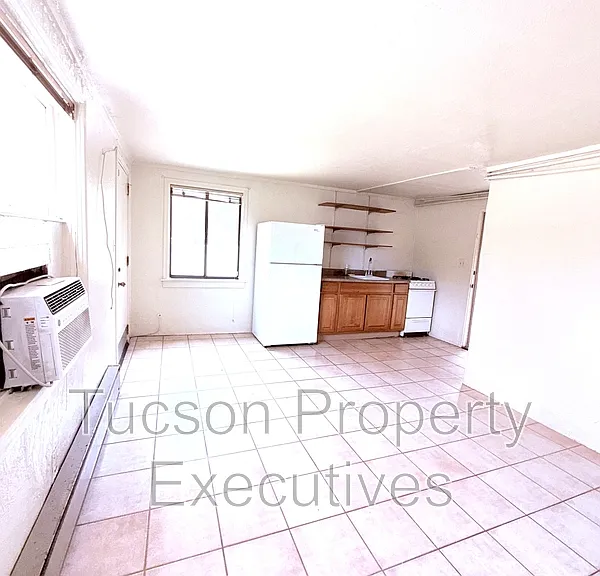 1233 E Mabel St #3 — Photo 6