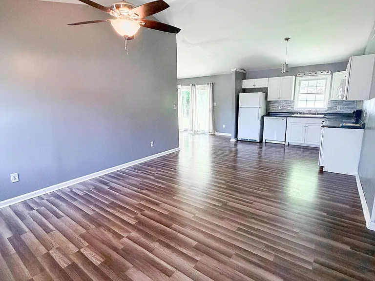 308 Overdale Cir — Photo 6
