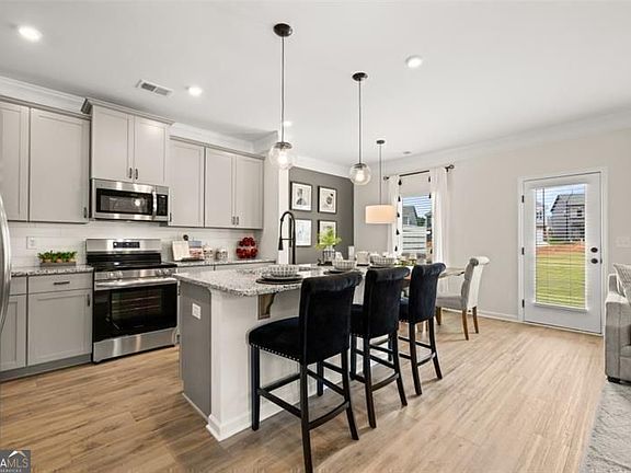 4th image of 308 Caroline Pl #101