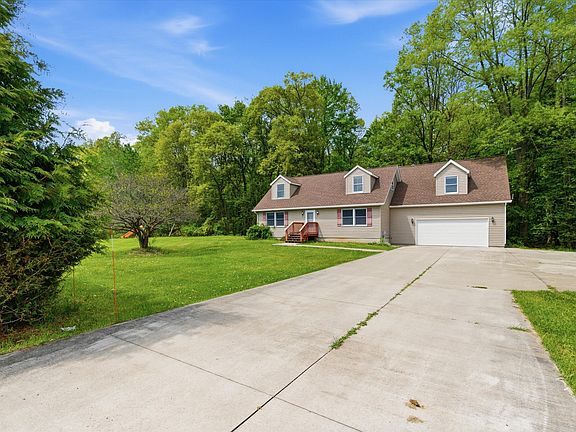 3rd image of 9949 Crofoot Rd