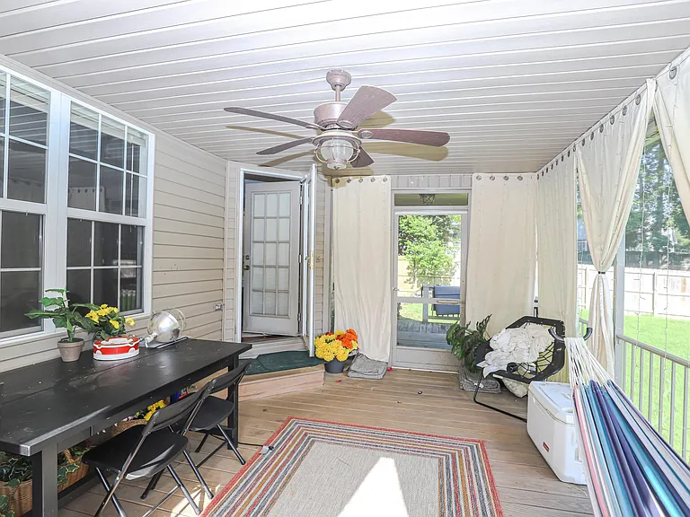3007 Saint James Pl — Photo 27