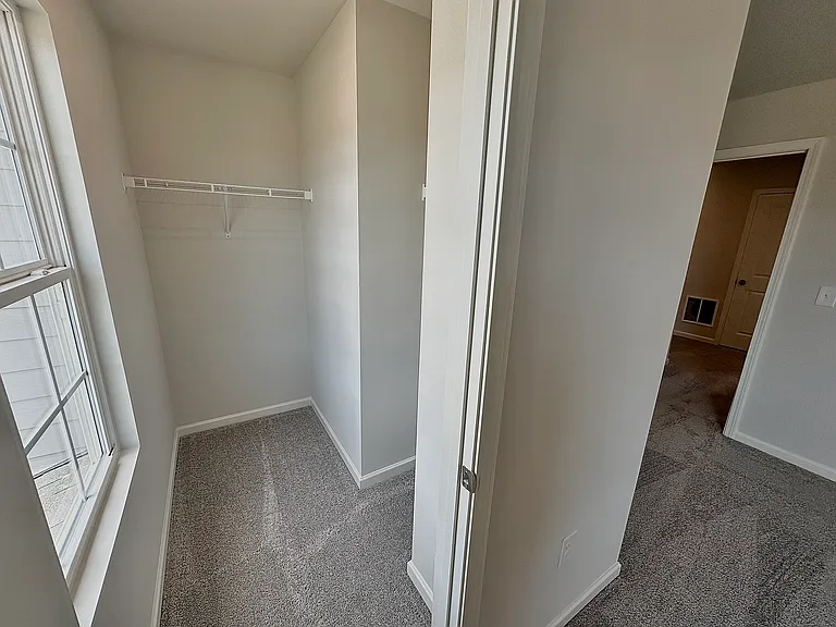 308 London Ct — Photo 18