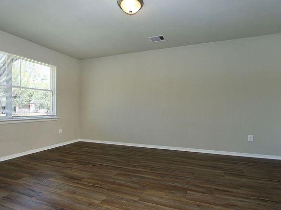 3rd image of 6326 Guadalupe St