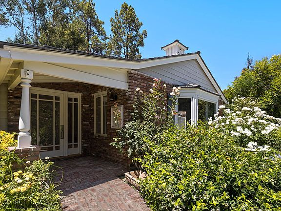4th image of 4921 Palomar Dr