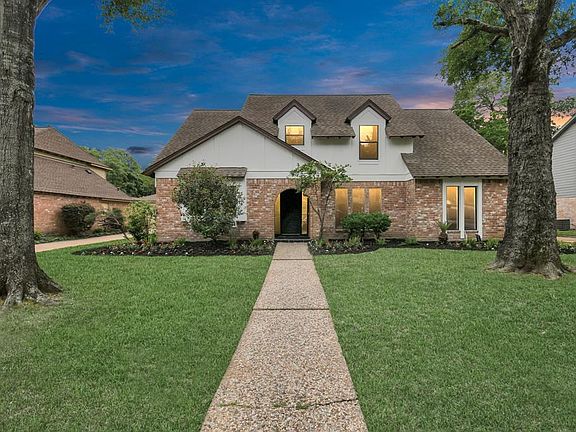 3rd image of 18011 Hollywell Drive