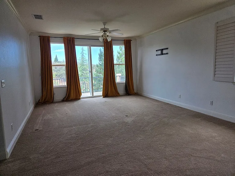 3265 Appian Way — Photo 22