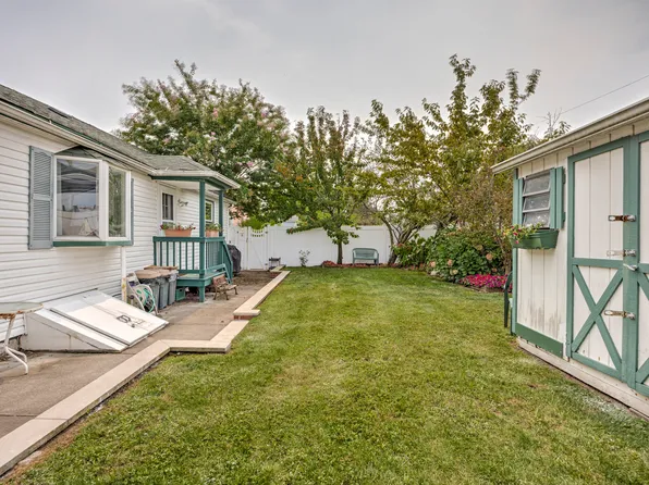 355 Dormans Court image 4 of 20