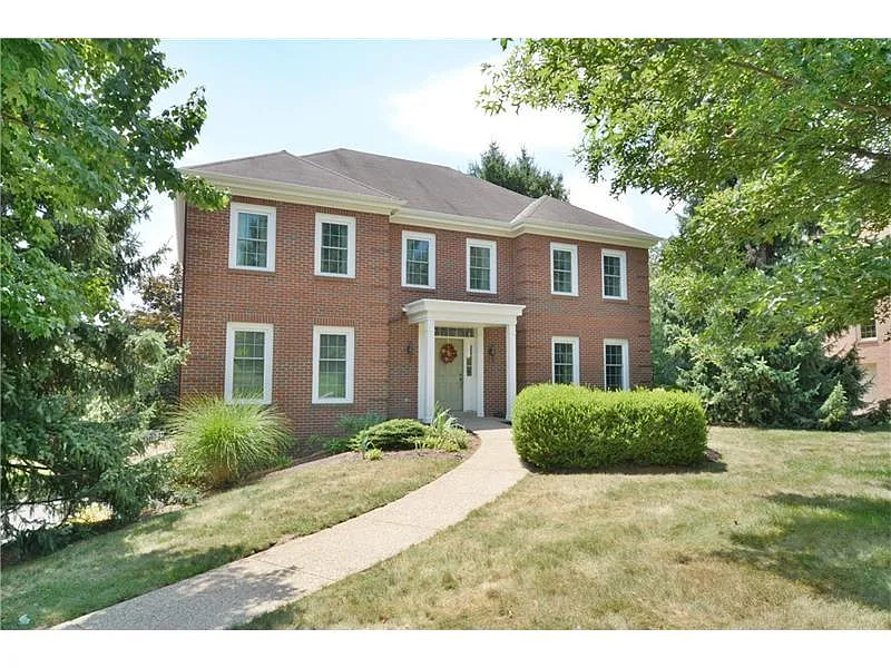 106 Richmond Dr photo 1