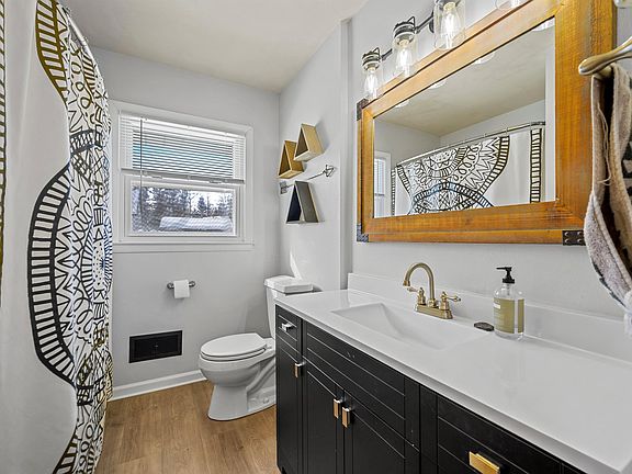 4th image of 513 Meadowlark Ct