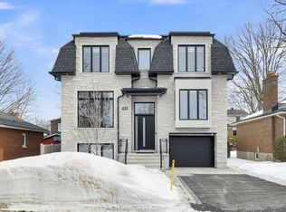 623 Rowanwood Ave, Ottawa, ON K2A 3E3