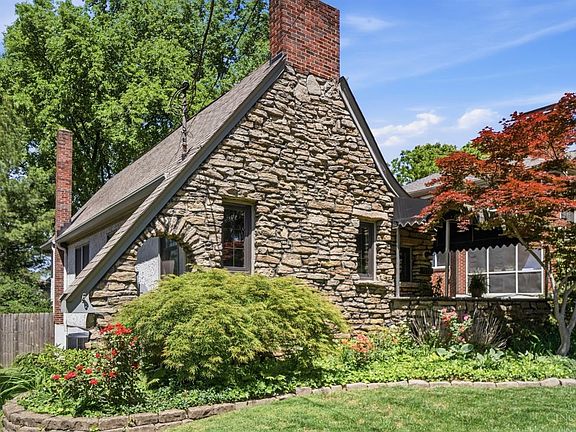 3rd image of 5731 Doerger Ln
