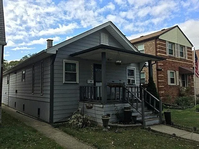 5532 S 72nd Court — Photo 1