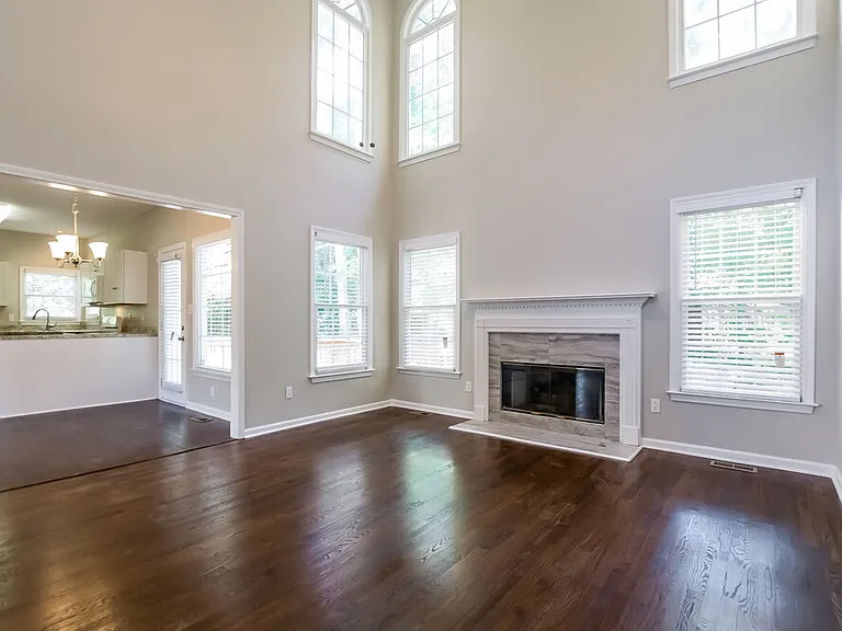 111 Windsong Dr — Photo 5