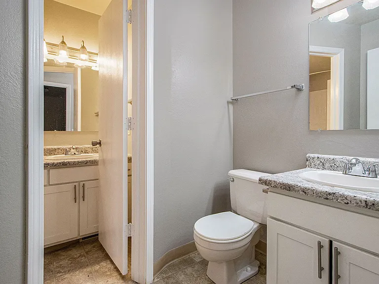The View Apartments and Townhomes — Photo 33