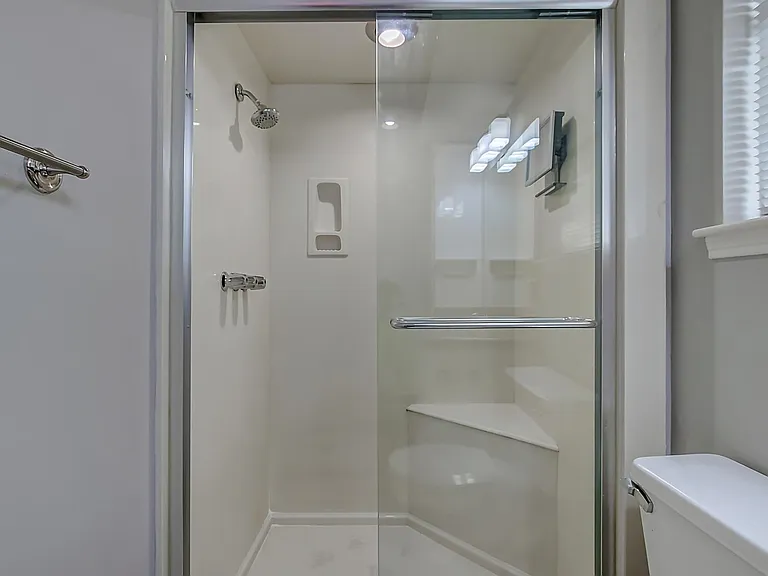 6014 De Lange Ln — Photo 23