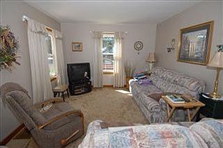 3rd image of 515 Smithfield Ave