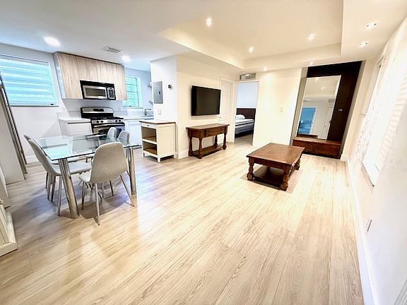 Kitchen/ Living room