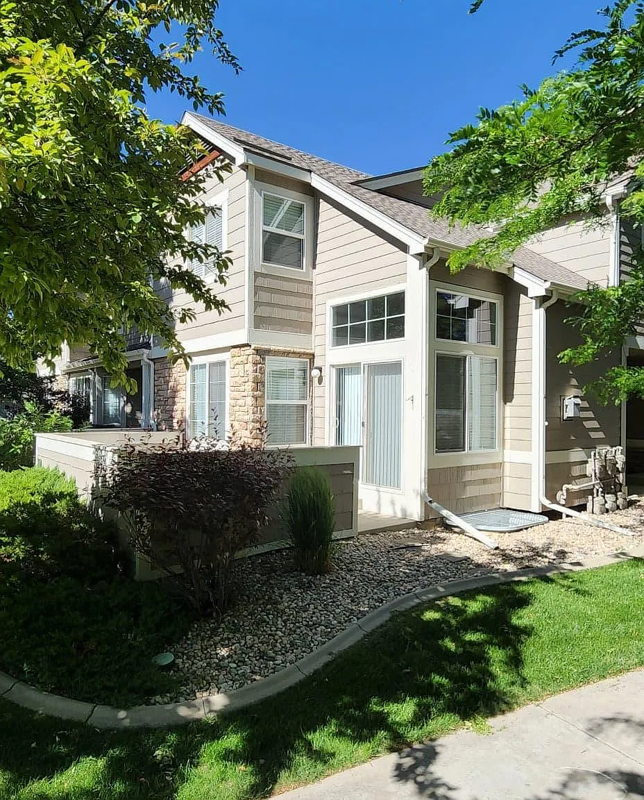 2 bed, 1.5 bath, 1965 sqft, $2,100 — Photo 1