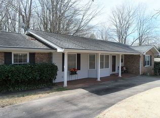 805 Lakeview Dr, Gainesville, GA 30501