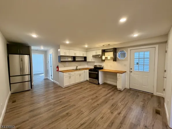 114 Maple Ave #1L, Montclair, NJ 07042