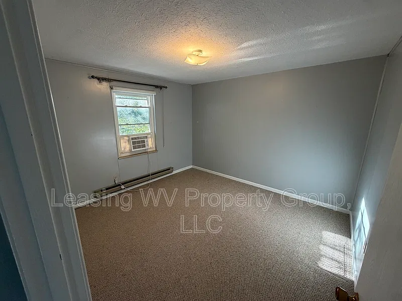 2 bed, 1.0 bath, 900 sqft, $1,100 — Photo 3