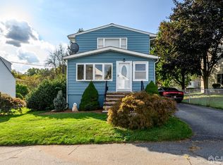 82 Park Way, Edison, NJ 08817