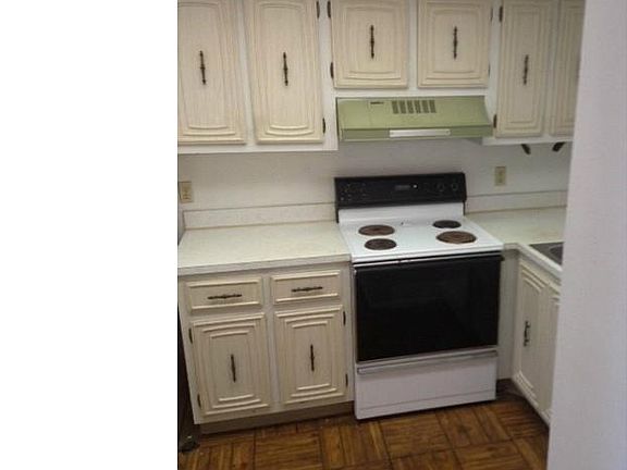 4th image of 111 Royal Park Dr APT 1H