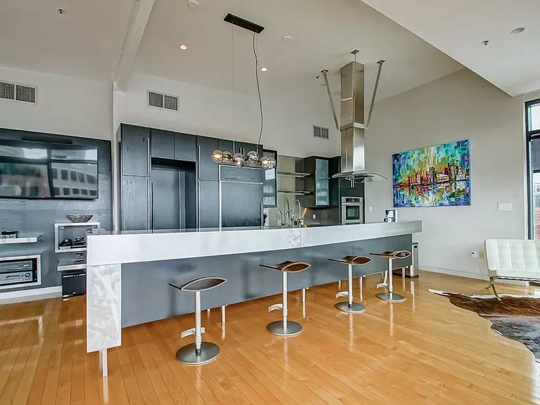 801 Saint Joseph St #1 PENTHOUSE — Photo 10