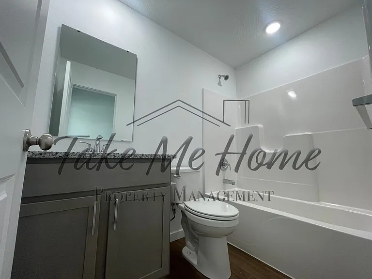 1737 N Boxwood Dr — Photo 11