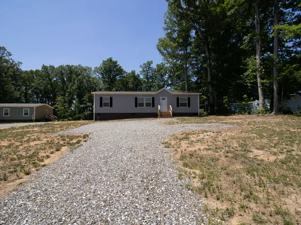1422 Tollhouse Hwy, Drakes Branch, VA 23937