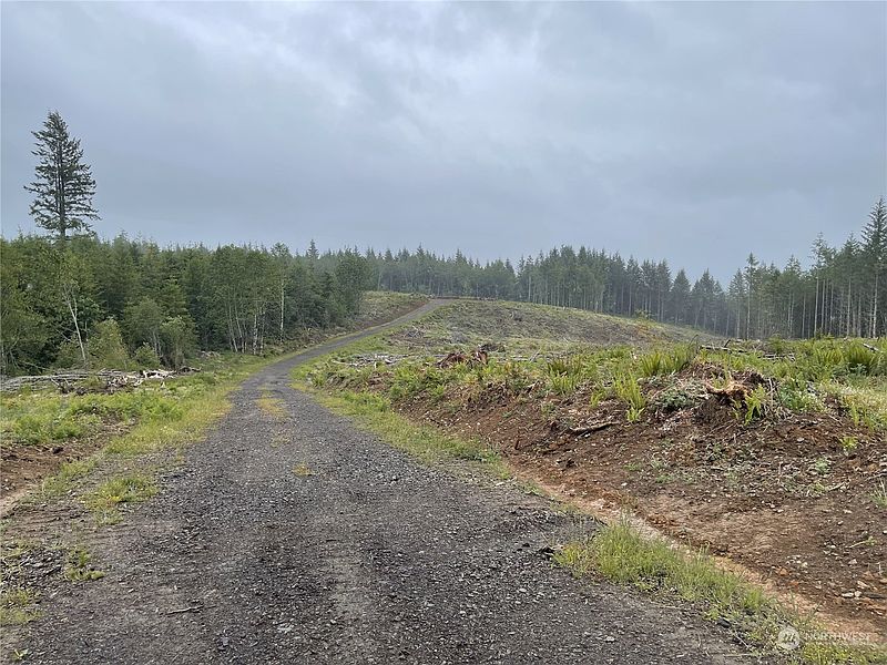 3rd image of 2 XX Oppelt Road