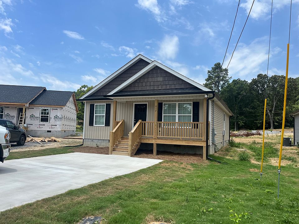 2nd image of 619 Fondel Ln