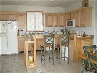 4th image of 87 Trenton Ave