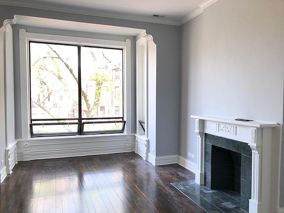 4th image of 1660 N Leavitt St #2