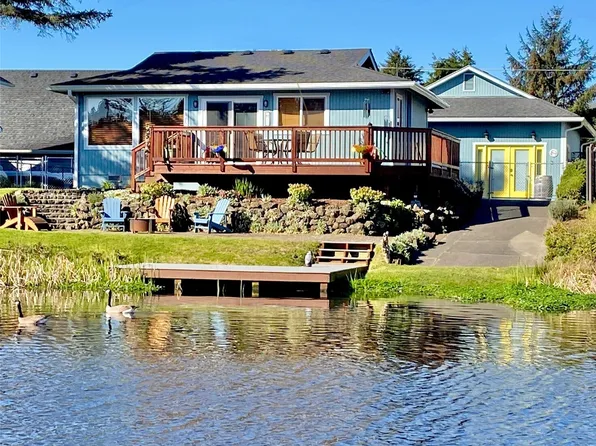 520 Point Brown Avenue SE, Ocean Shores, WA 98569