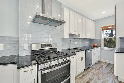 10 Middle St #10 Photo 1 10 Middle St #10 Photo 1