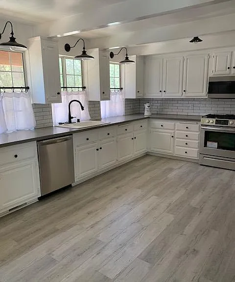 736 Brentwood Dr — Photo 3