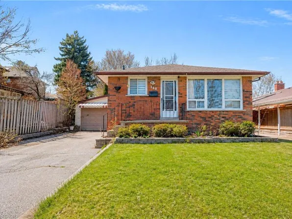 340 Fairlawn St, Oshawa, ON L1J 4R3